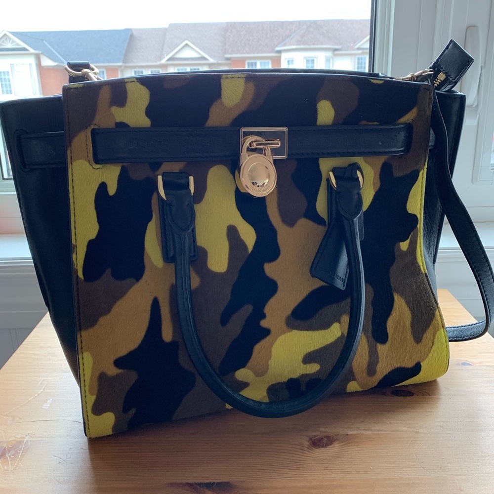 Micheal Kors Camo Hamilton Bag 🖤💚